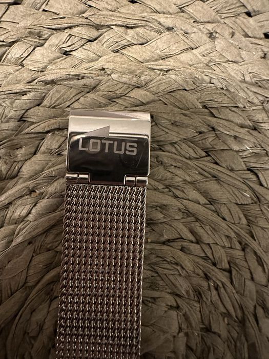 Часовник Lotos НОВ
