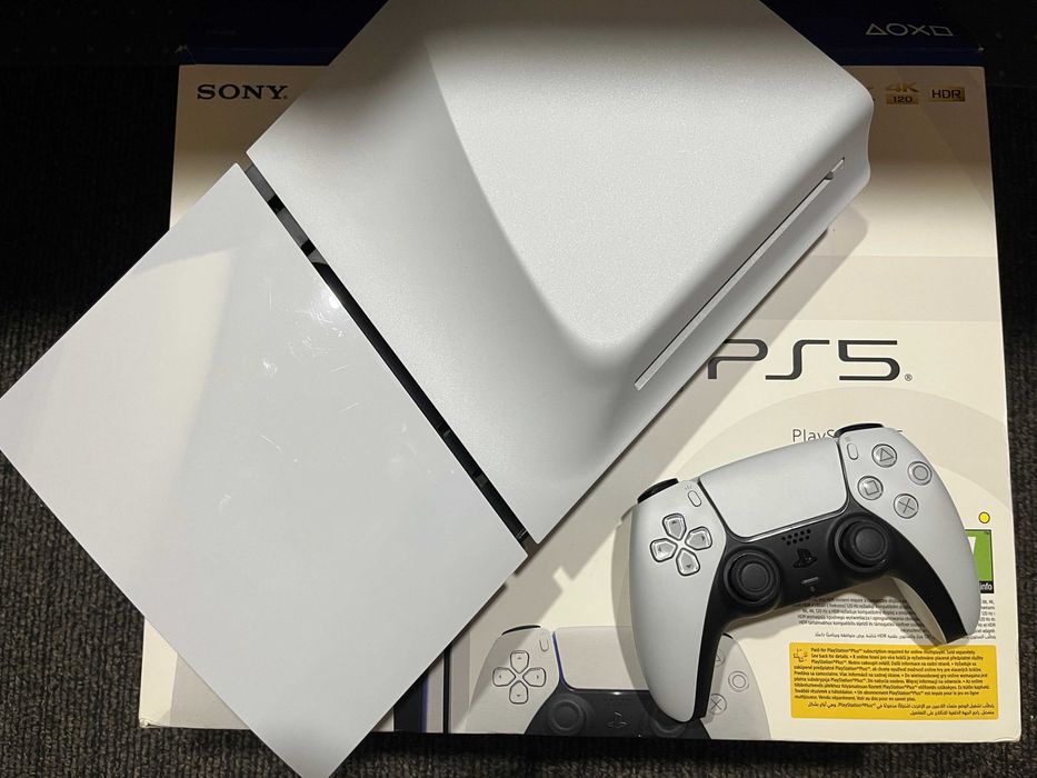Vand Playstation 5 Slim cu Disk, modat, ruleaza orice joc