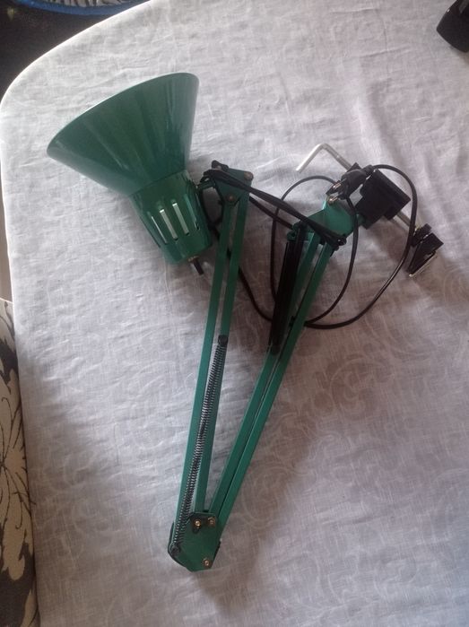 Настольная лампа