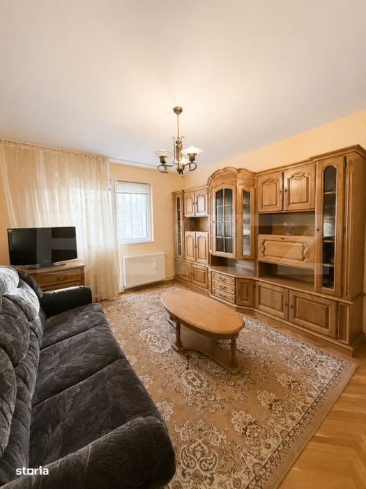 Apartament 3 camere, loc de parcare, etaj intermediar, Astra, Brasov