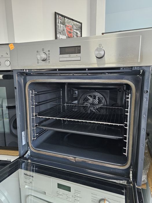 Фурна за вграждане ELECTROLUX