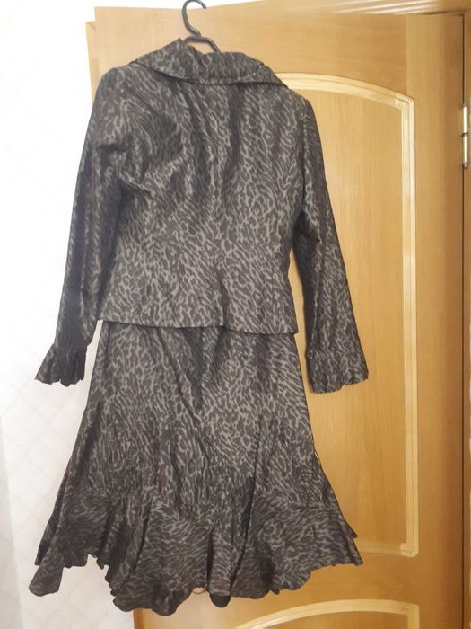 Костюм из тафты размер 46 ( европ 38)