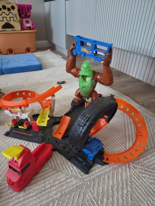 Hot wheels City Attack of Gorilla