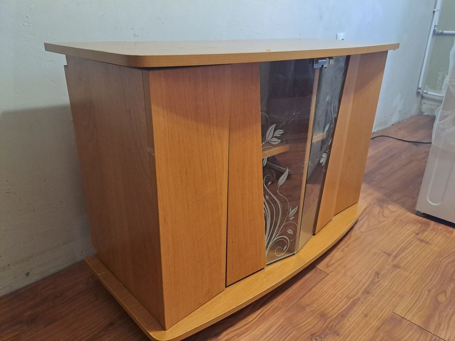 Срочно продам тумбочку