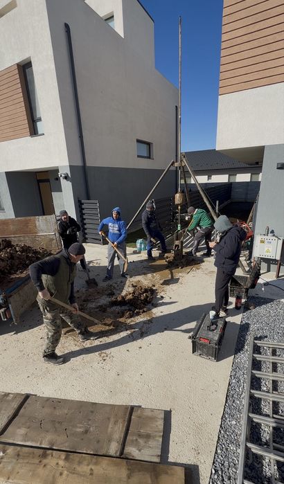 Foraje puturi apa mica adancime trepied (max 25m) teava Pvc albastra