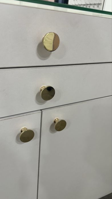 Продается комод в торговый зал