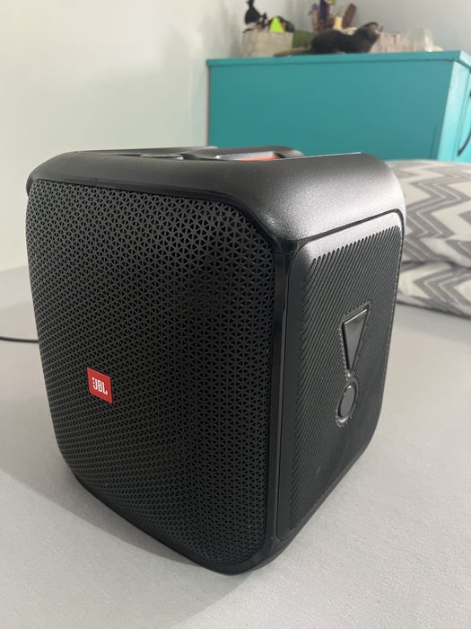 Vand boxa JBL partybox
