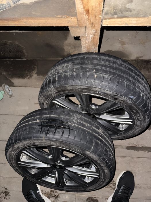 Атики на 16 на приору