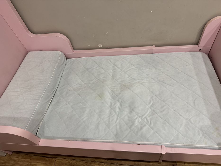 Продам бу кровать икеа с матрасом 80*200