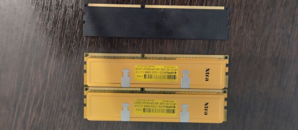 Оперативная память: 2 по 2, 1 по 4 гб DDR3