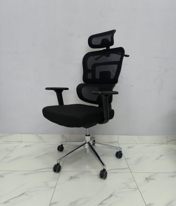 Офисное кресло модель Axel Hb black