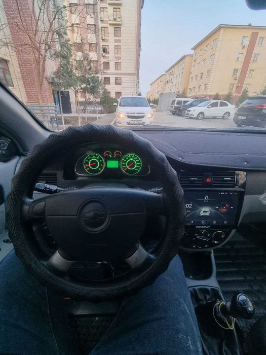 Lacetti Jentra srochno sotiladi