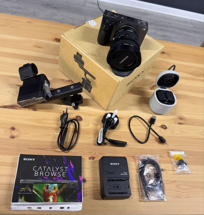 Камера Sony Cinema Line FX3 / объектив Tamron 17–28