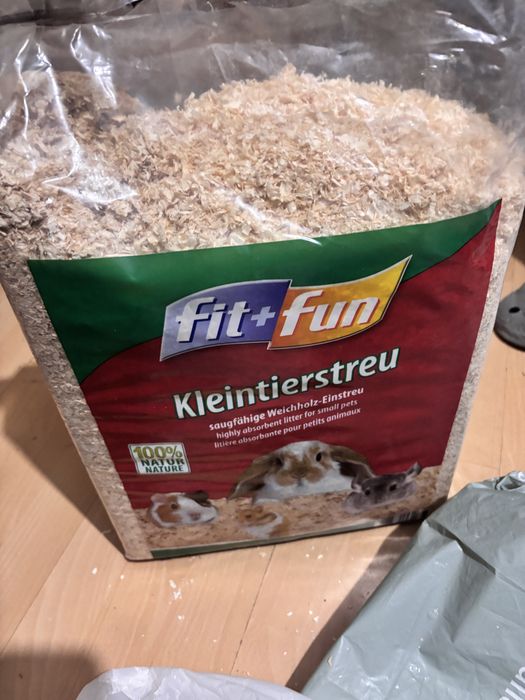 Set complet pentru hamster – cușcă + accesorii + hrană + așternut