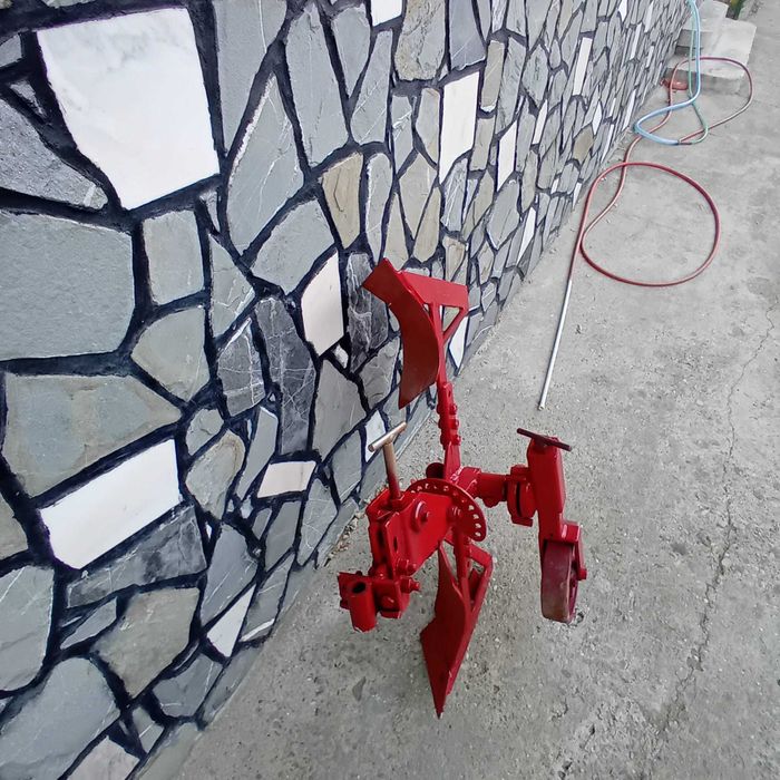 Plug reversibil pentru motocultor