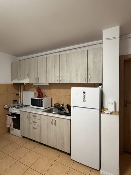 Caut colega de apartament