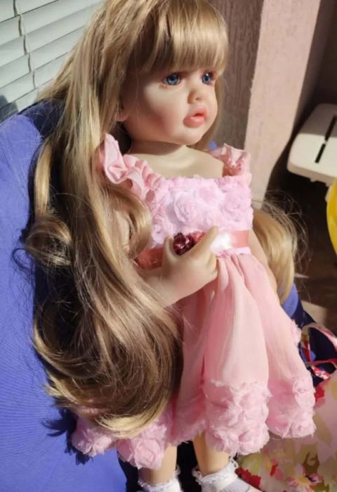 Papusa reborn 60 cm  blonda