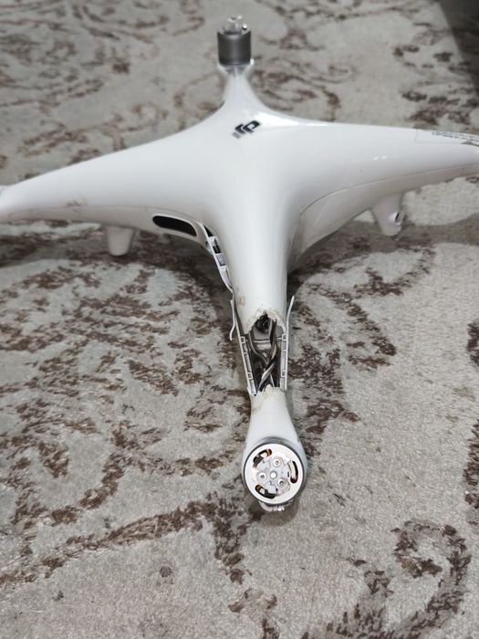 Квадрокоптер Dji Fantom4 Pro