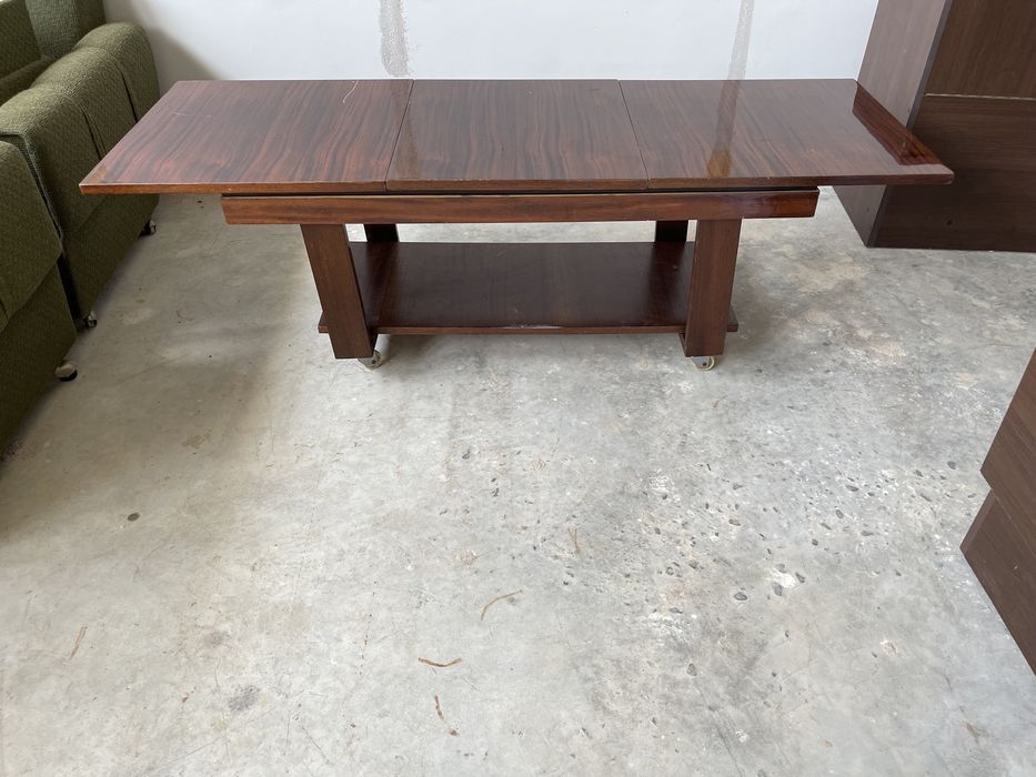 Сгъваема дървена маса