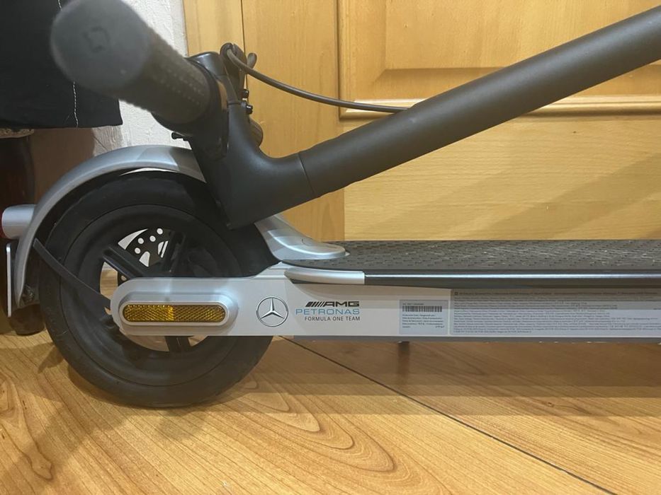 Mi Electric Scooter Pro 2 Mercedes AMG