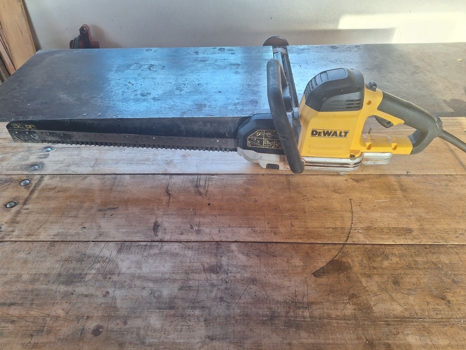 Vând mașină Dewalt pentru tăiat cărămidă