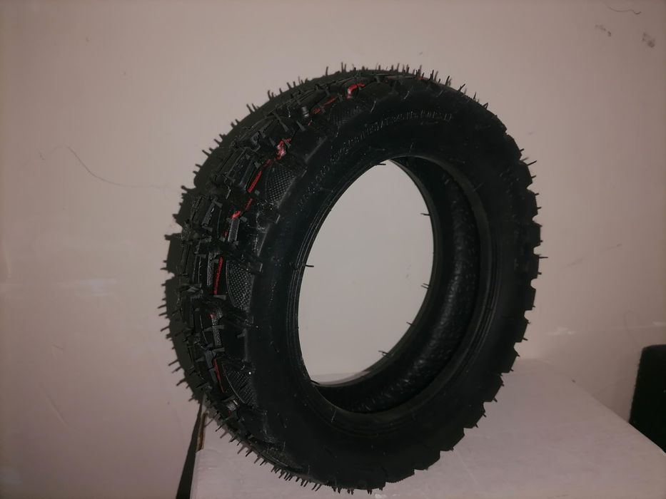 Чисто нови гуми за тротинетка