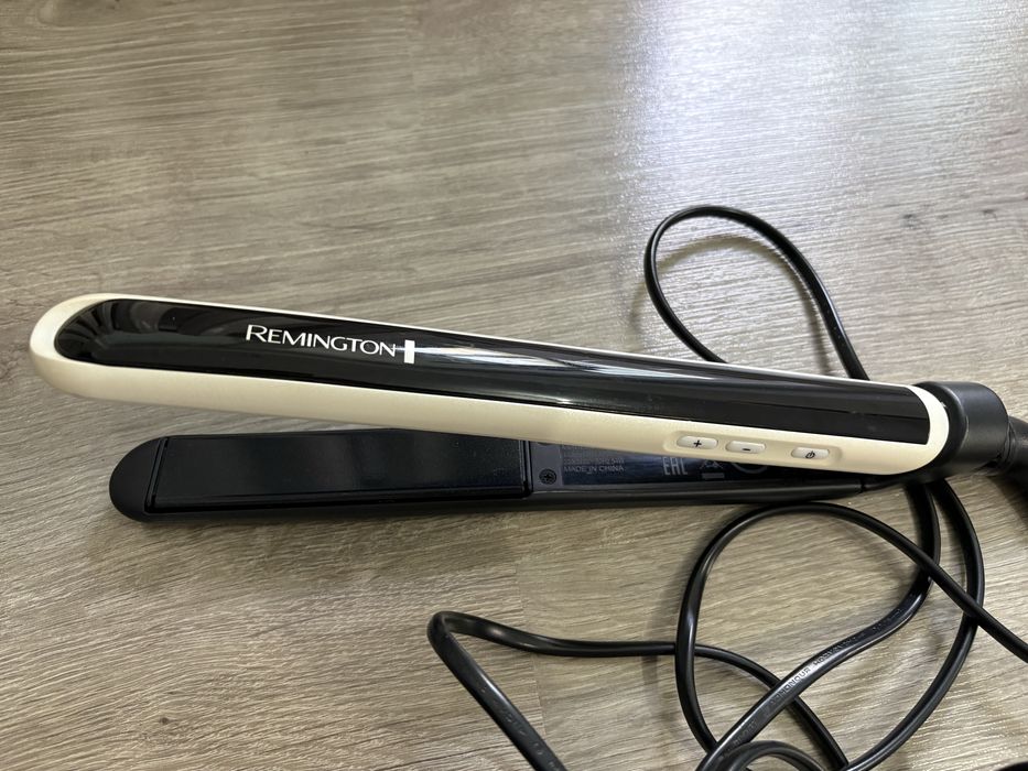Placă de îndreptat părul Remington Pearl S9503 – NOUĂ / Foarte puțin folosită