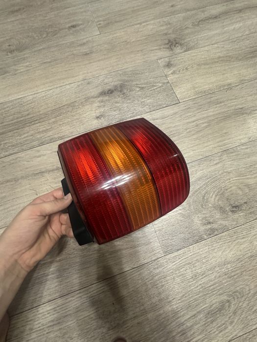 Задняя фара Пассат б4 универсал.