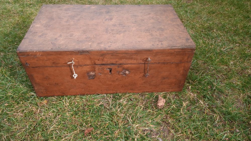 Дървена кобилица за менци.Чифт кобилица за впряг.Дървен куфар.