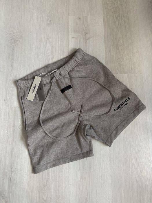 Pantaloni Essentials Gri
