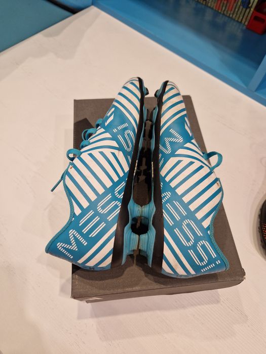 Бутонки и стоножки