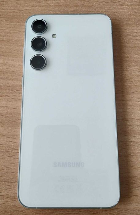 Продавам мобилен телефон Samsung A55 5G / Самсунг А55 5Г - 8gb/128gb
