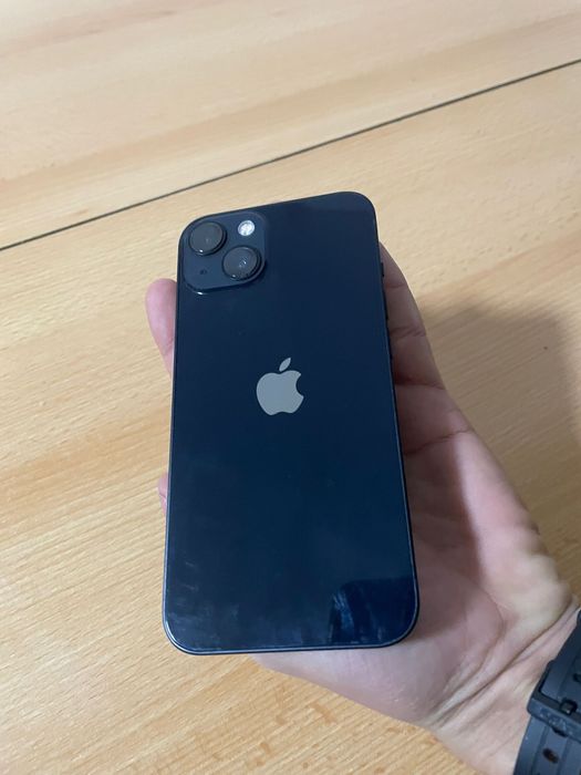 Vand iphone 13 foarte bun