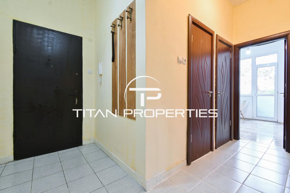 Тристаен, под наем, Център-ЦУМ