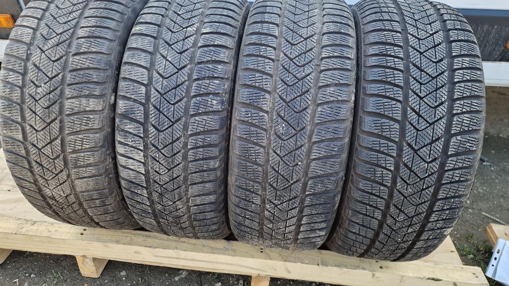 Anvelope 225/45R18 marca Pirelli, DOT 2022,M+S