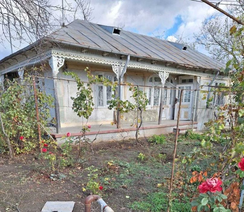 Cudalbi Casa zona neinundabila teren 1700mp deschidere la doua strazi