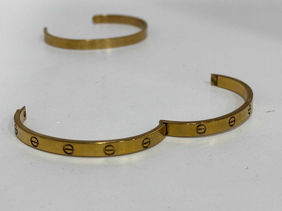 2бр. Дамски Гривни / тип: Златни