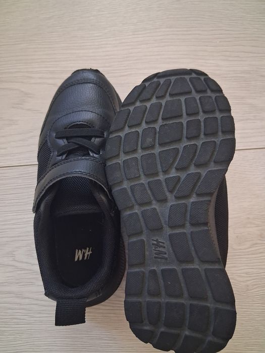 Adidași H&M mărimea 29