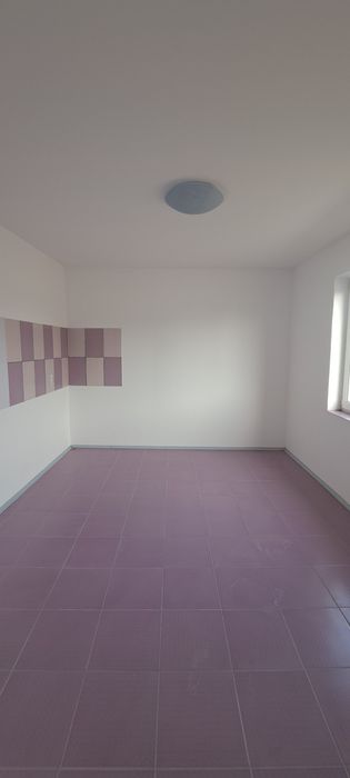 Casă spațioasă de închiriat sau de vânzare în Roznov