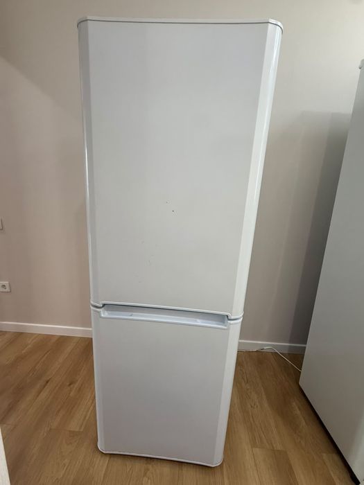 Продам холодильников