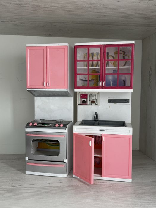 Продам игрушки пластик