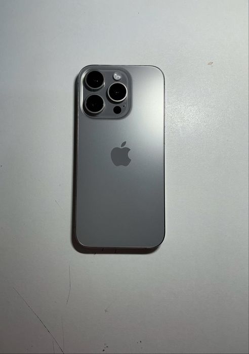 Iphone 15 pro impecabil