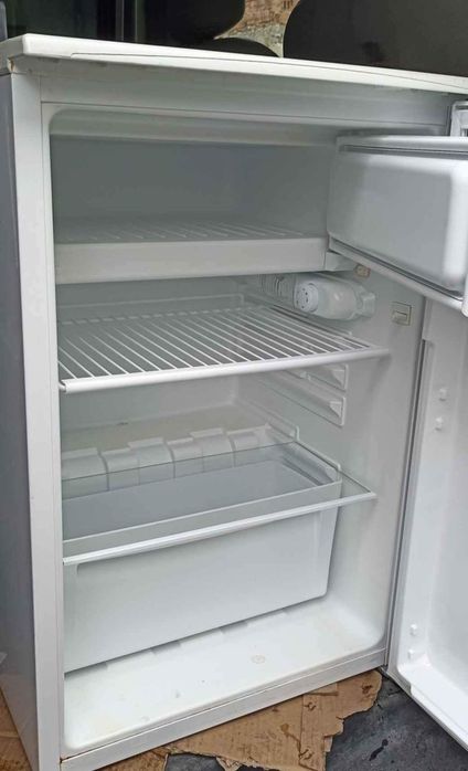 Хладилник малък и голям