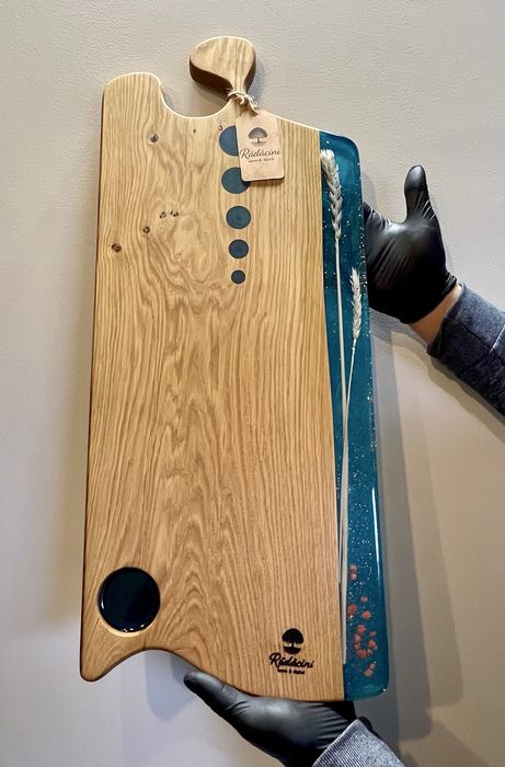 Realizez platouri din lemn masiv+rășină