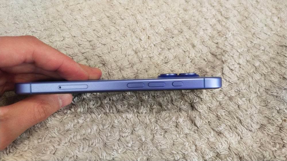 Продам Iphone 16