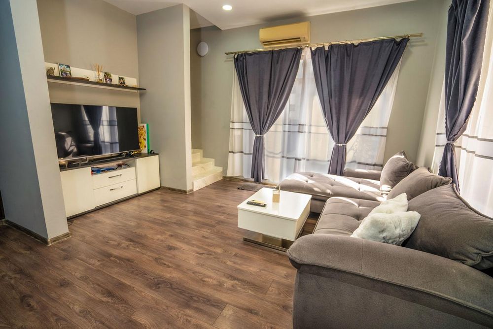 Луксозна Къща в кв. Сарафово, м. Лахана