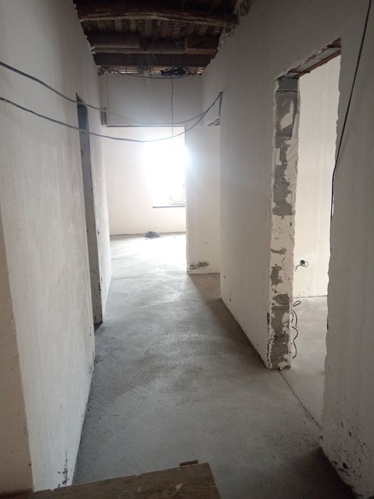 Еппадром олим полвон чойхонанани оркасида уй сотилади