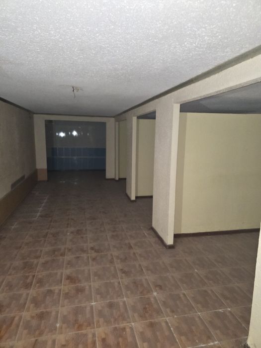 Бино сотилади 2 каватли падвал билан 3 каватли