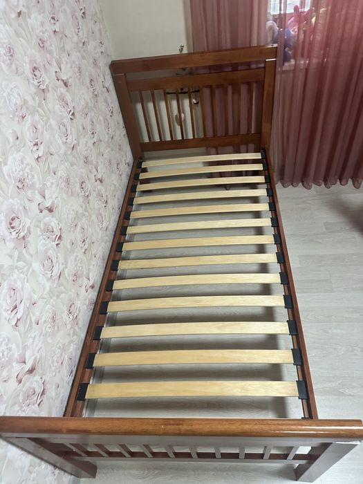 2 кровати (двухъярусные, регулируемые 2м)