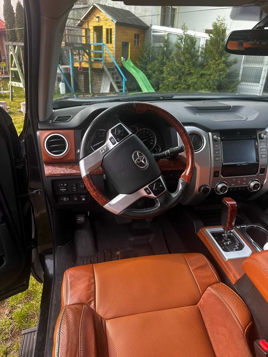 Toyota Tundra 1794 edition Platinium  29500net Autoutilitara firma ram
